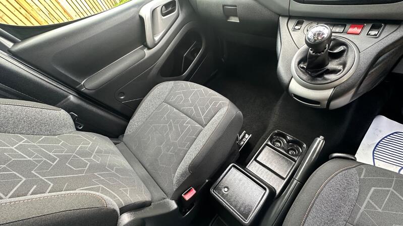 PEUGEOT PARTNER